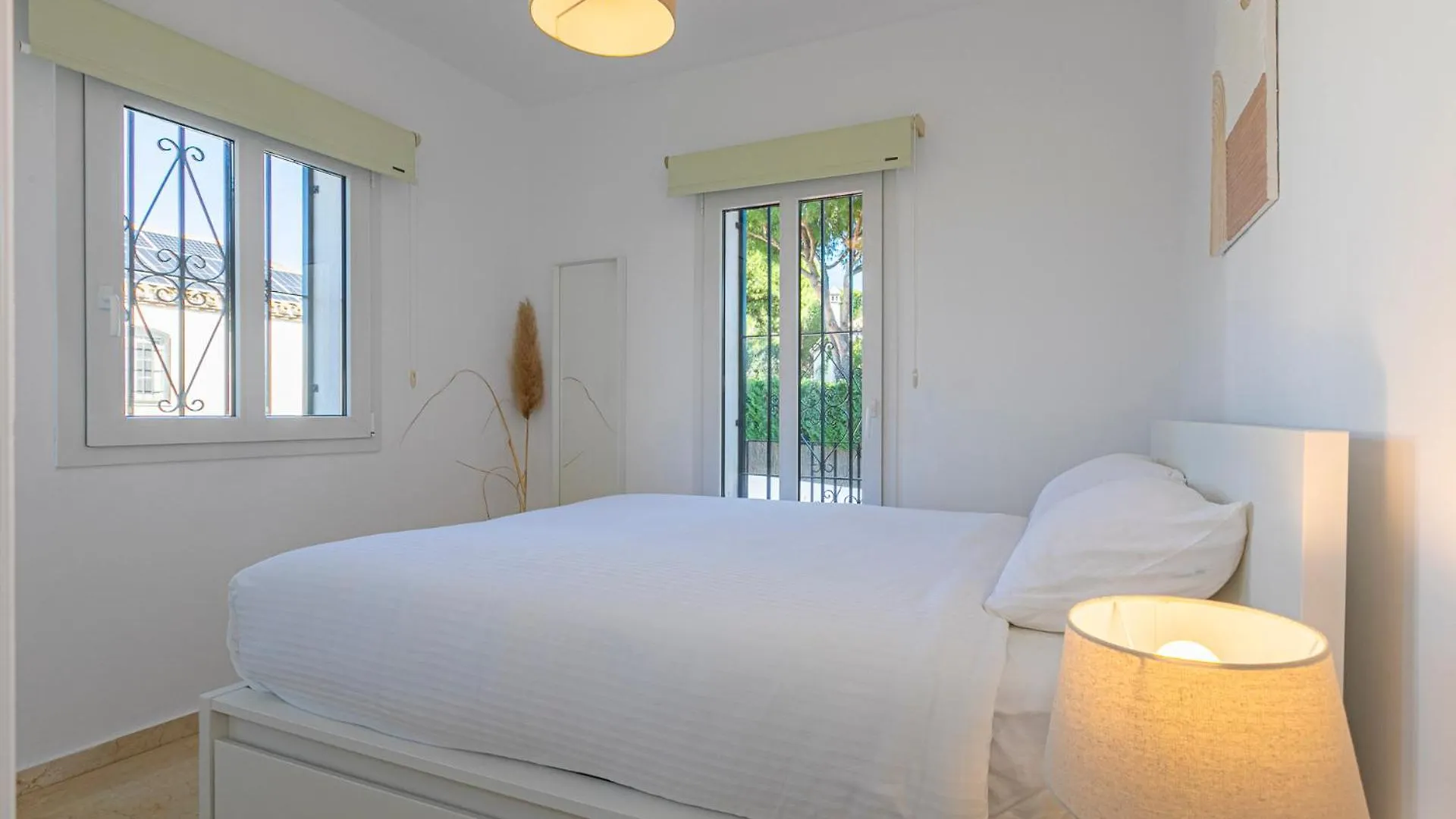 Apartamento El Estilo Andaluz A Pie De Playa Estepona España