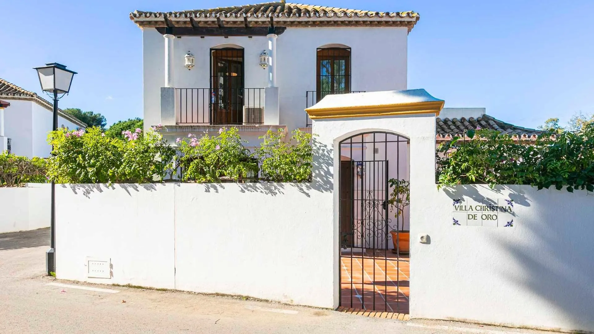 Apartamento El Estilo Andaluz A Pie De Playa Estepona