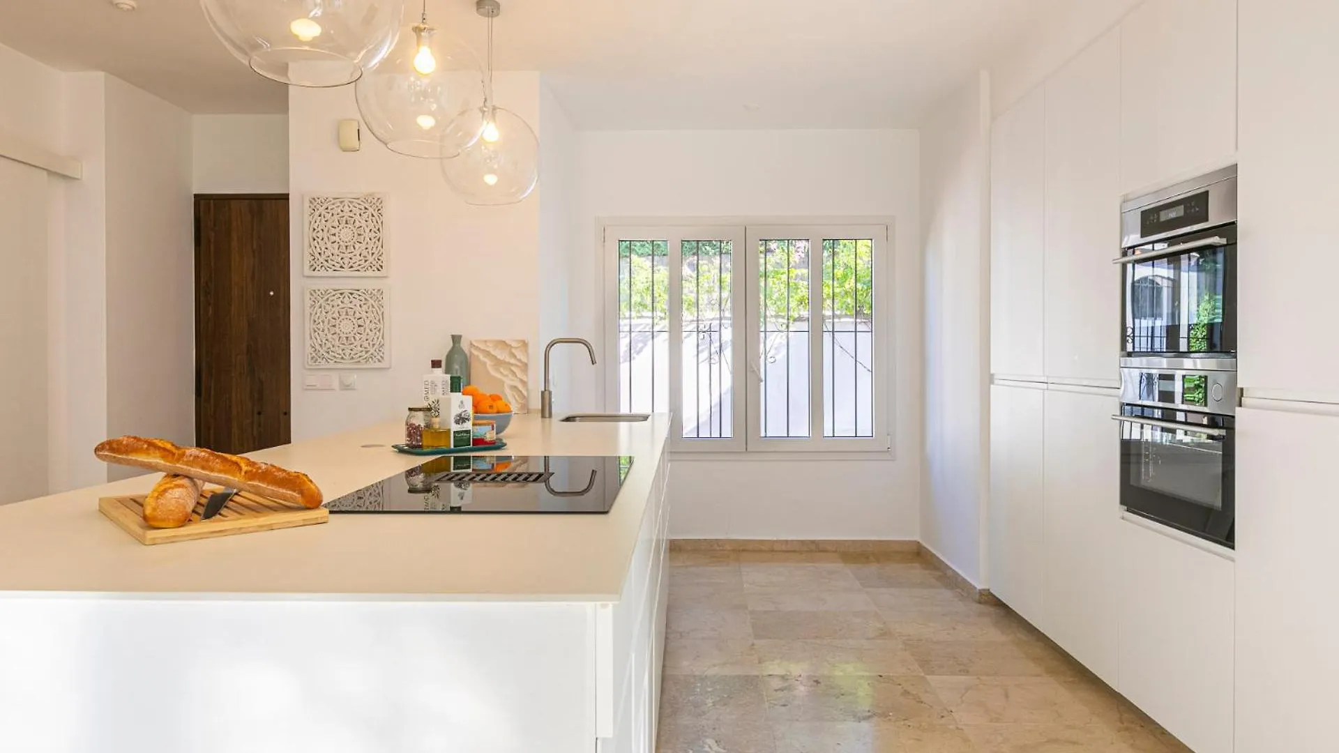 Apartamento El Estilo Andaluz A Pie De Playa Estepona